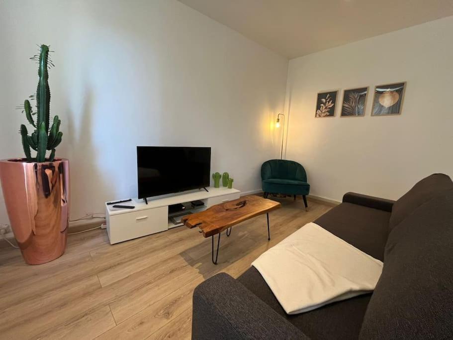 Appartement Proche Du Village Et De La Mer Льокат Екстериор снимка